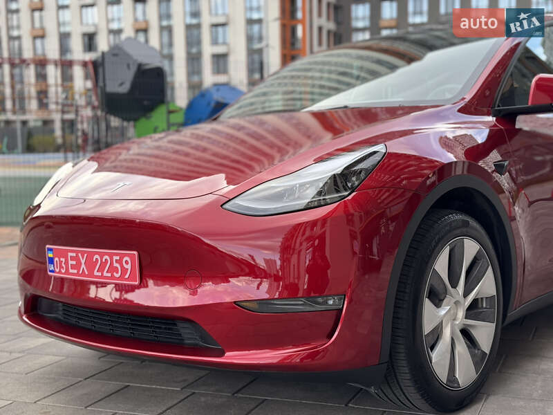 Внедорожник / Кроссовер Tesla Model Y 2024 в Киеве