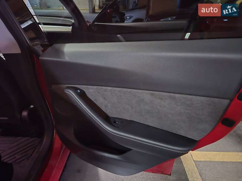 Внедорожник / Кроссовер Tesla Model Y 2022 в Киеве