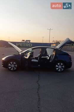 Внедорожник / Кроссовер Tesla Model Y 2023 в 