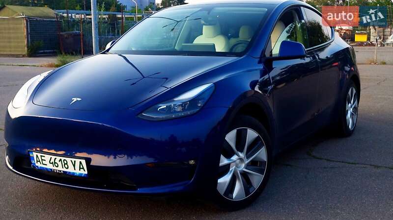Tesla Model Y 2023