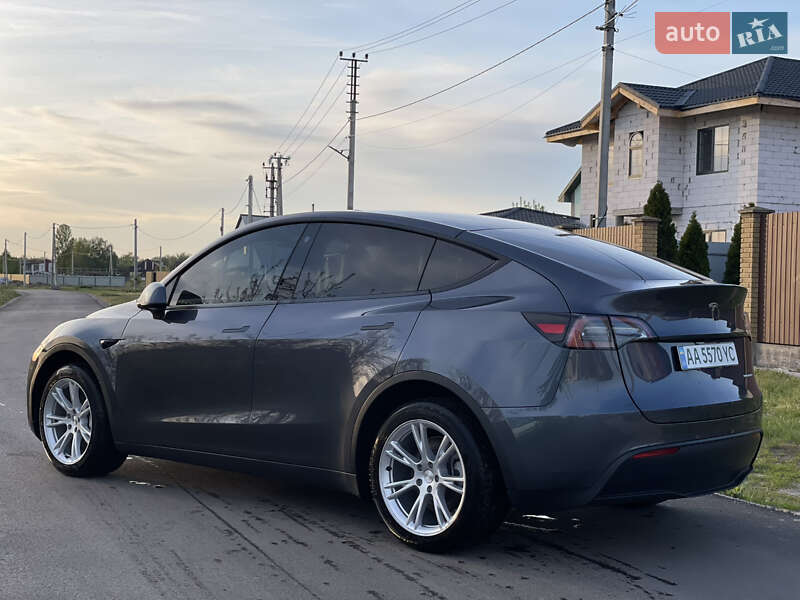 Внедорожник / Кроссовер Tesla Model Y 2023 в Киеве