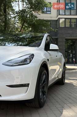 Внедорожник / Кроссовер Tesla Model Y 2024 в 