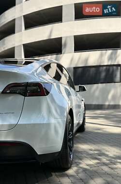 Внедорожник / Кроссовер Tesla Model Y 2024 в 