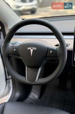 Внедорожник / Кроссовер Tesla Model Y 2024 в 