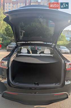 Внедорожник / Кроссовер Tesla Model Y 2023 в 