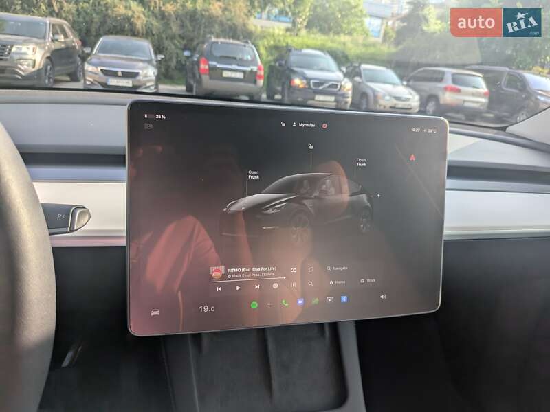 Внедорожник / Кроссовер Tesla Model Y 2023 в Киеве