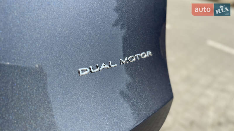 Внедорожник / Кроссовер Tesla Model Y 2023 в Львове