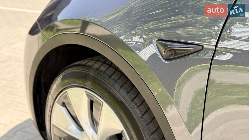Внедорожник / Кроссовер Tesla Model Y 2023 в Львове