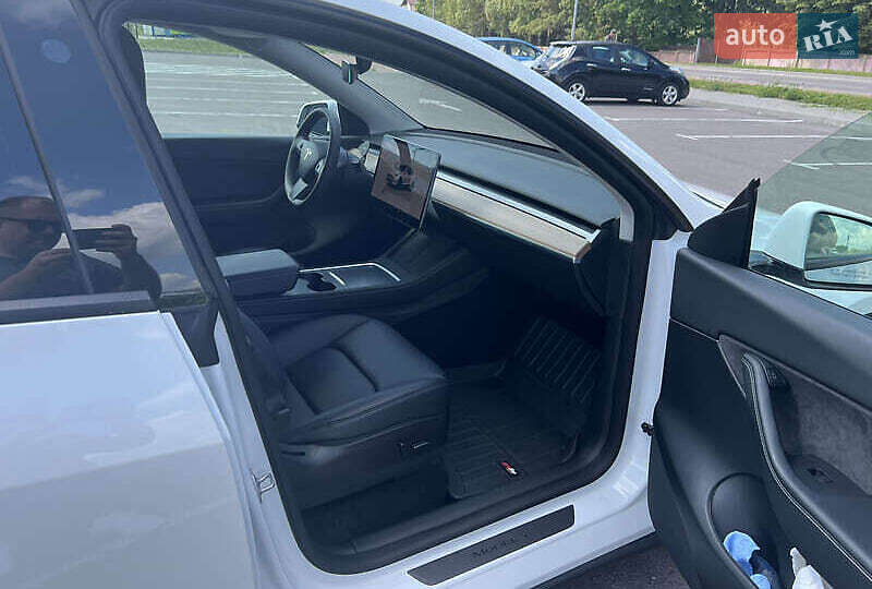Внедорожник / Кроссовер Tesla Model Y 2022 в Киеве