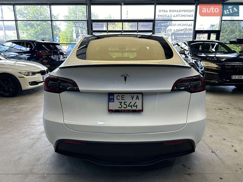 Внедорожник / Кроссовер Tesla Model Y 2024 в Киеве