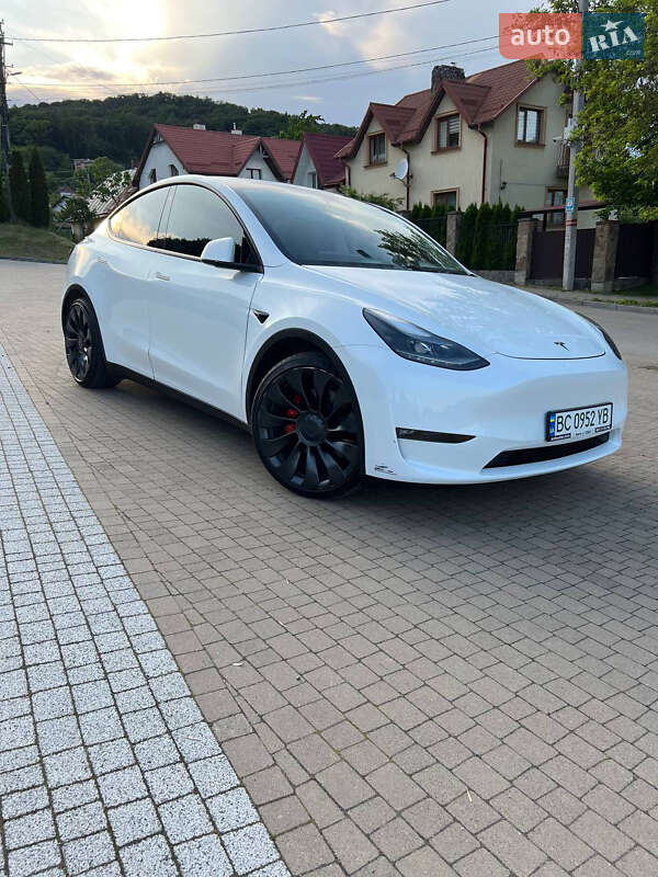 Внедорожник / Кроссовер Tesla Model Y 2023 в 