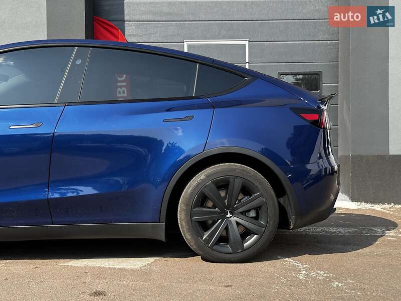 Внедорожник / Кроссовер Tesla Model Y 2024 в Киеве