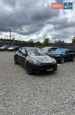 Внедорожник / Кроссовер Tesla Model Y 2024 в 