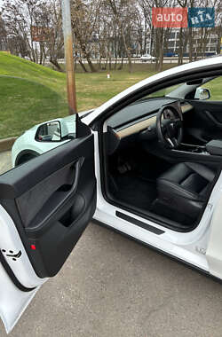 Внедорожник / Кроссовер Tesla Model Y 2020 в Киеве