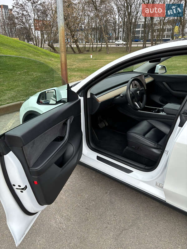 Позашляховик / Кросовер Tesla Model Y 2020 в Києві