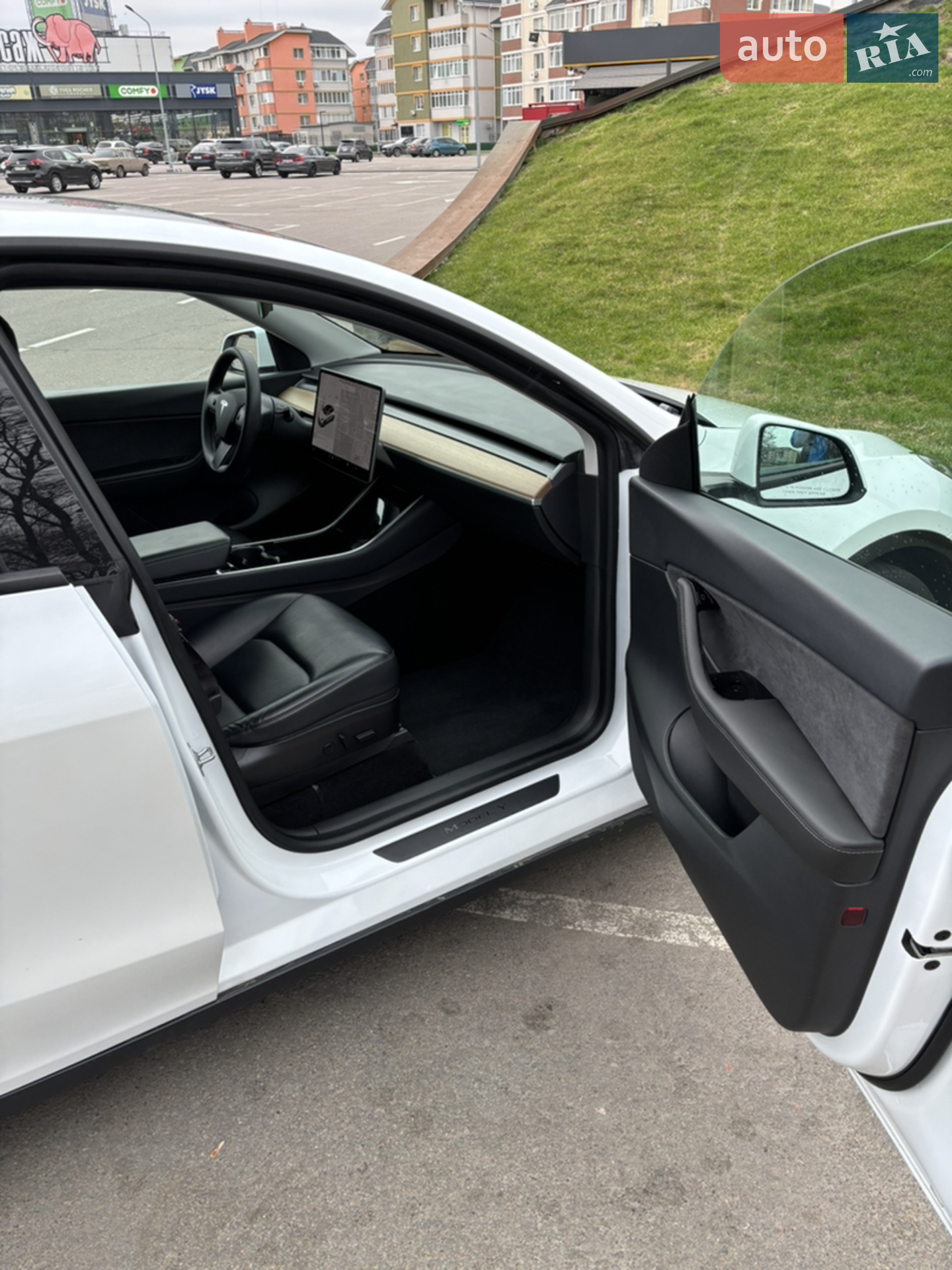 2020 Tesla Model Y - мініатюра 18
