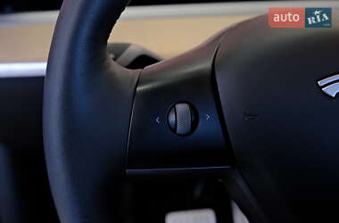 Внедорожник / Кроссовер Tesla Model Y 2023 в 
