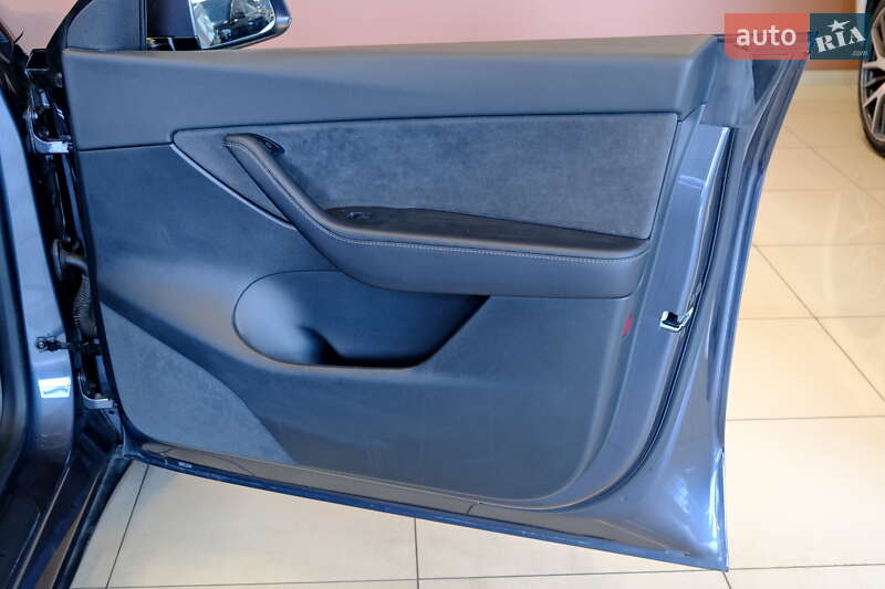 Позашляховик / Кросовер Tesla Model Y 2023 в Одесі