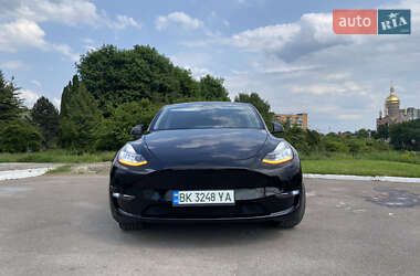 Внедорожник / Кроссовер Tesla Model Y 2022 в Ровно
