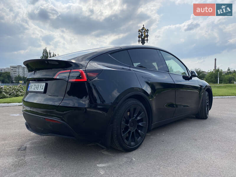 Внедорожник / Кроссовер Tesla Model Y 2022 в Ровно