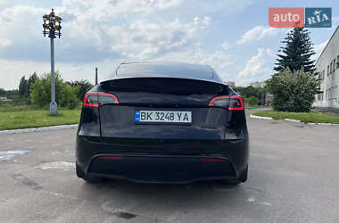 Позашляховик / Кросовер Tesla Model Y 2022 в 
