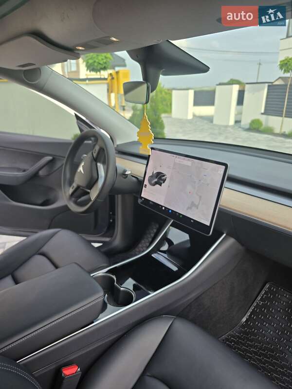 Внедорожник / Кроссовер Tesla Model Y 2021 в Ровно