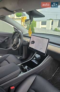 Внедорожник / Кроссовер Tesla Model Y 2021 в 