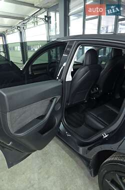 Внедорожник / Кроссовер Tesla Model Y 2021 в 