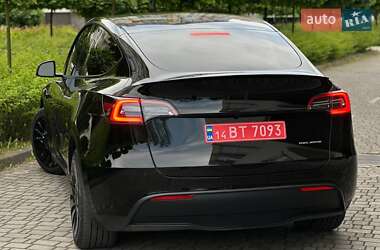 Позашляховик / Кросовер Tesla Model Y 2023 в 