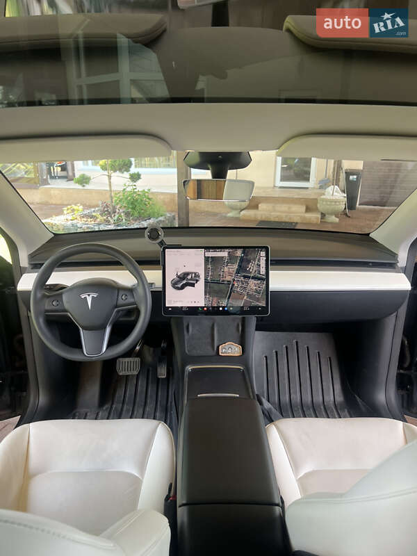 Внедорожник / Кроссовер Tesla Model Y 2023 в Киеве