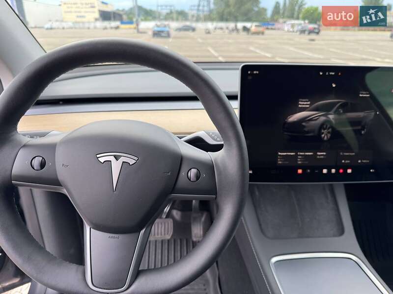 Внедорожник / Кроссовер Tesla Model Y 2022 в Киеве
