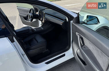 Внедорожник / Кроссовер Tesla Model Y 2021 в Львове