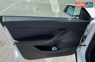 Внедорожник / Кроссовер Tesla Model Y 2021 в Львове
