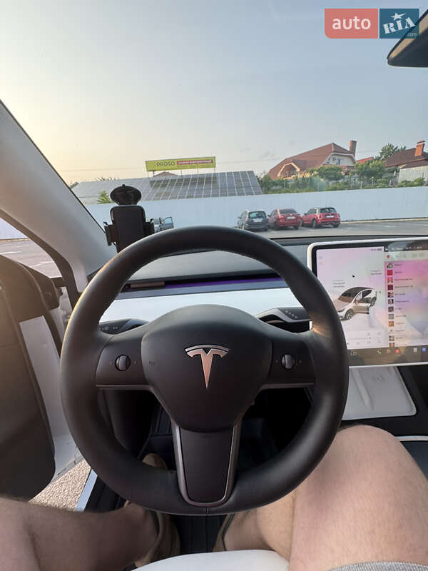 Внедорожник / Кроссовер Tesla Model Y 2022 в Ужгороде фото 4 Внедорожник / Кроссовер Tesla Model Y 2022 в Ужгороде