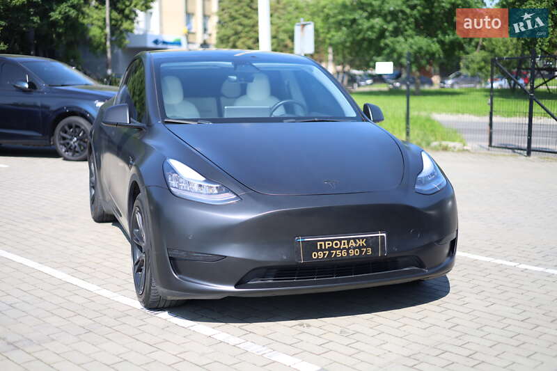 Tesla Model Y 2021