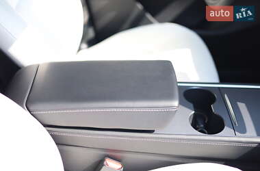 Внедорожник / Кроссовер Tesla Model Y 2021 в 