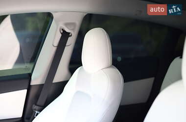 Внедорожник / Кроссовер Tesla Model Y 2021 в 