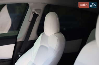 Внедорожник / Кроссовер Tesla Model Y 2021 в 