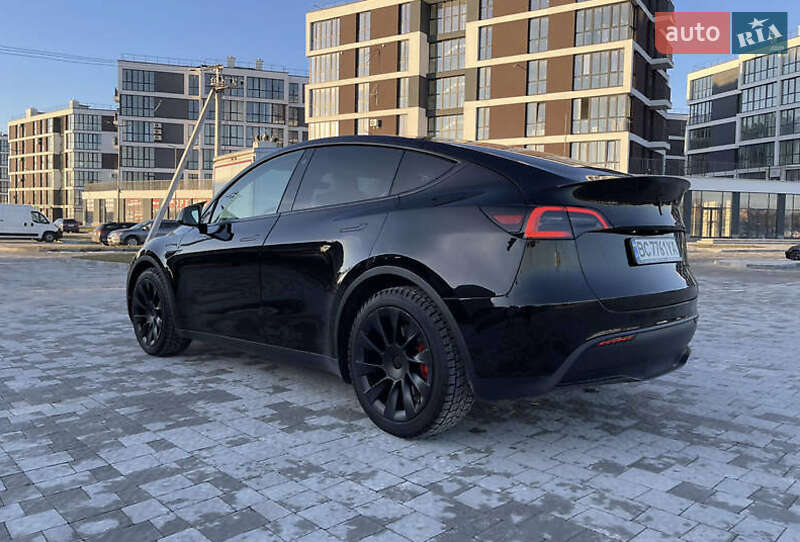 Позашляховик / Кросовер Tesla Model Y 2021 в Львові