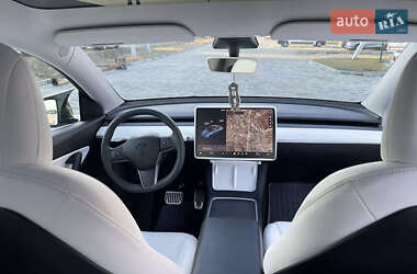 Внедорожник / Кроссовер Tesla Model Y 2021 в 