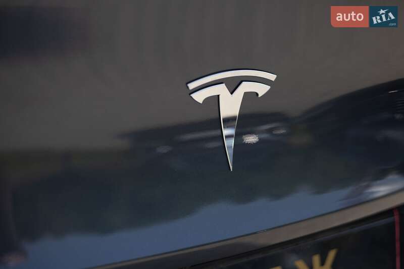 Внедорожник / Кроссовер Tesla Model Y 2024 в Львове