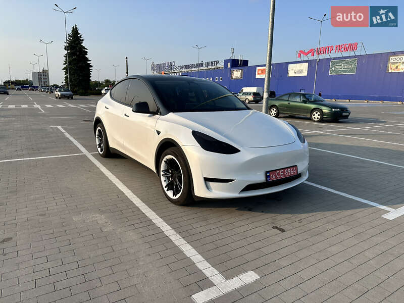 Позашляховик / Кросовер Tesla Model Y 2023 в Вінниці