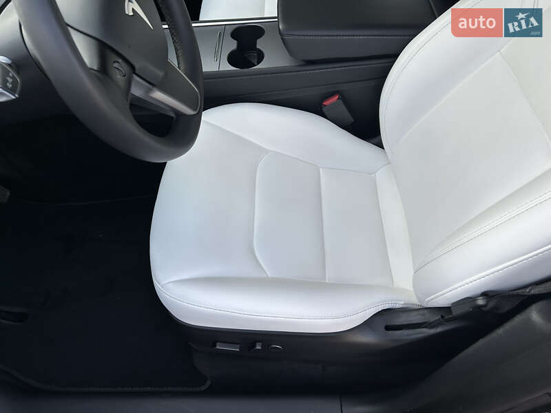 Внедорожник / Кроссовер Tesla Model Y 2023 в Киеве