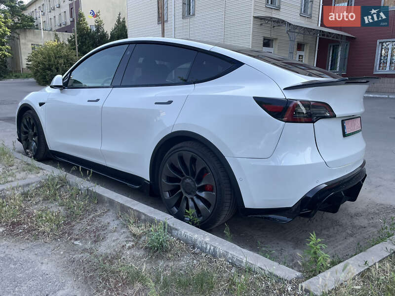 Внедорожник / Кроссовер Tesla Model Y 2021 в Днепре