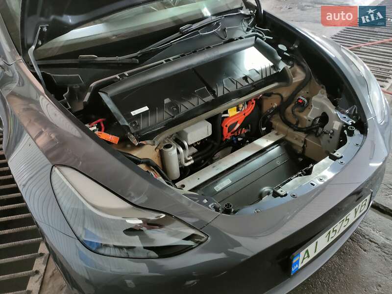 Внедорожник / Кроссовер Tesla Model Y 2023 в Киеве