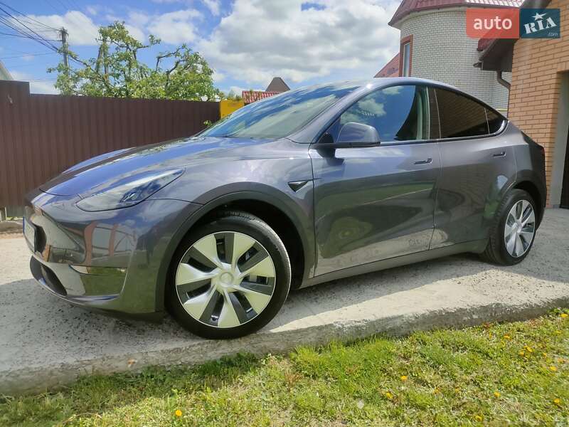 Внедорожник / Кроссовер Tesla Model Y 2023 в Киеве