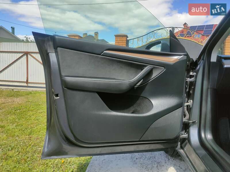 Внедорожник / Кроссовер Tesla Model Y 2023 в Киеве фото 39 Внедорожник / Кроссовер Tesla Model Y 2023 в Киеве