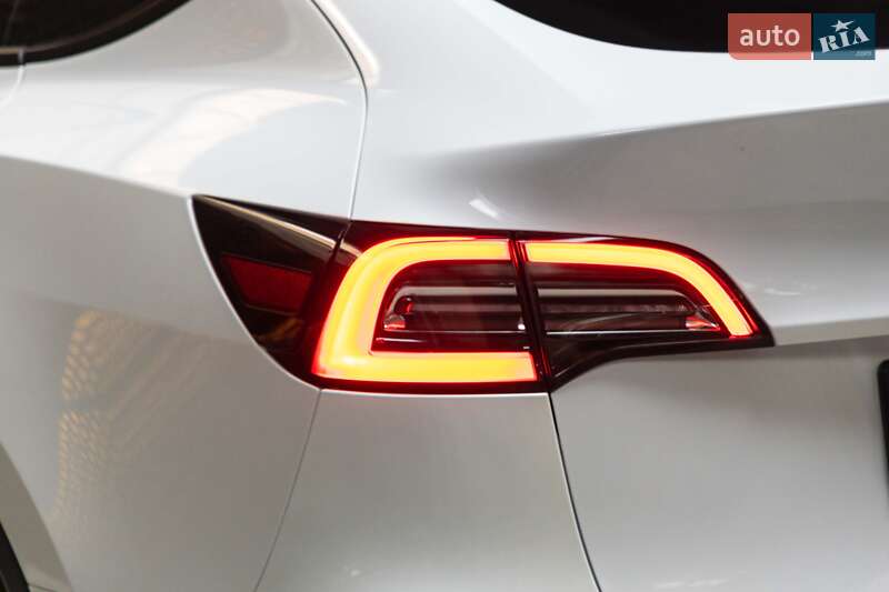 Позашляховик / Кросовер Tesla Model Y 2021 в Луцьку