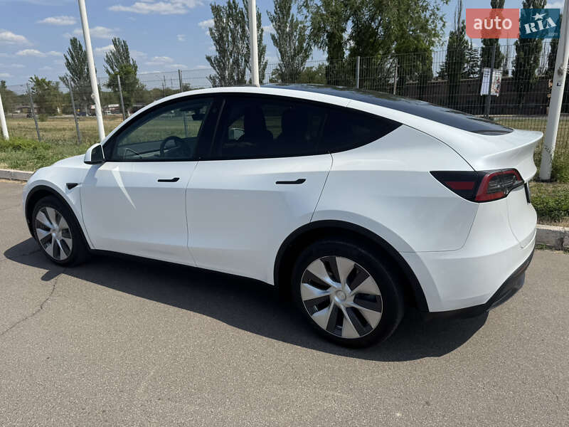 Внедорожник / Кроссовер Tesla Model Y 2023 в 