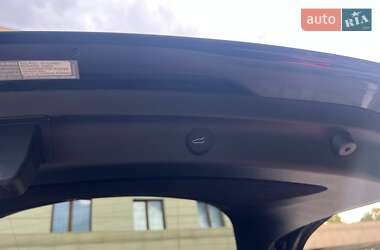 Внедорожник / Кроссовер Tesla Model Y 2021 в 